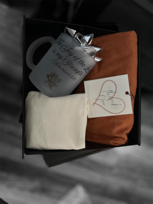 Beautiful Personalized frosted mug gift set